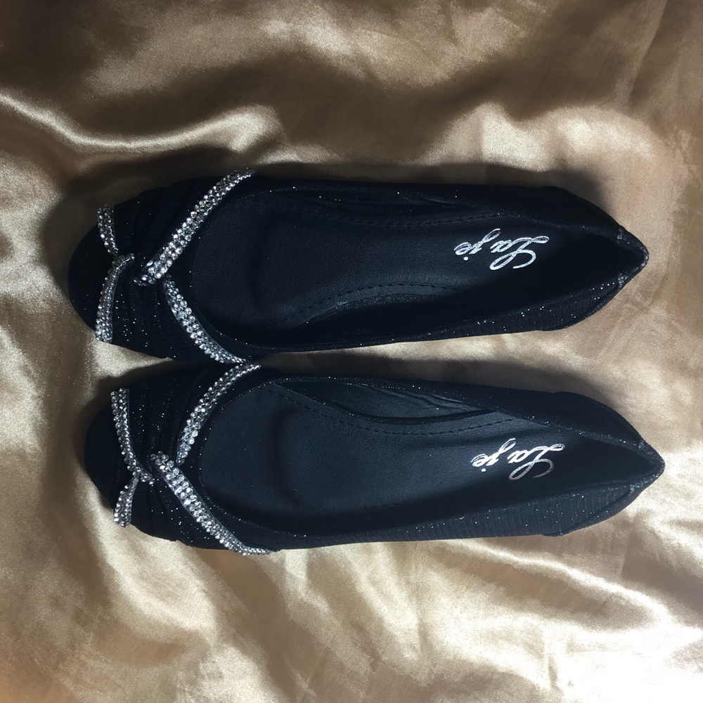 Black and Silver Sparkly Dress Shoes - Flats🖤